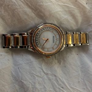 With every flick of your wrist, dazzling crystal accents